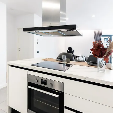Vision - Exclusive Herastrau Apt With Parking בוקרשט